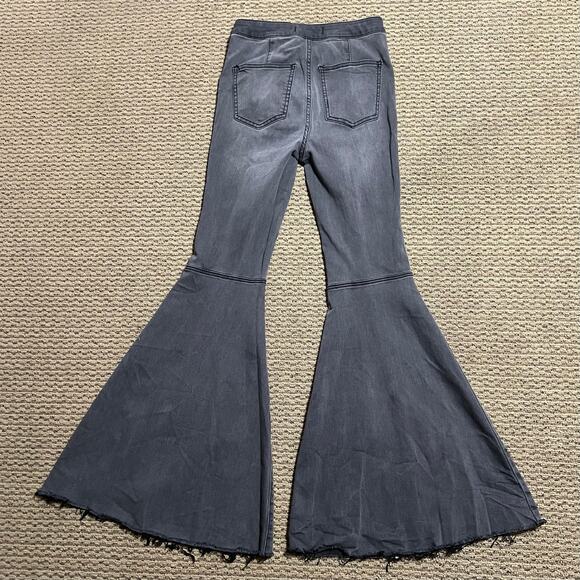 Free People Women Gray Just Float On Bell Bottom Flare Raw Hem Jeans Size 26 - Picture 5 of 12